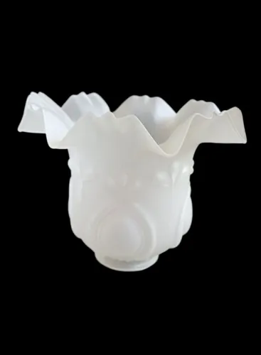Cúpula tulipa antiga vidro fosco trabalho em relevo, elegante borda plissada, Décadade 70