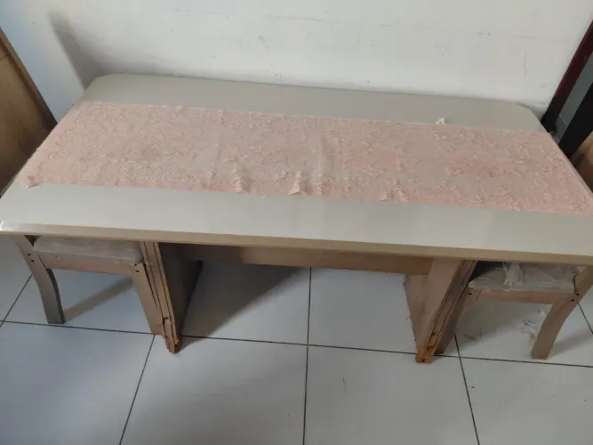 Mesa 6 lugares com 4 cadeiras por 150,00