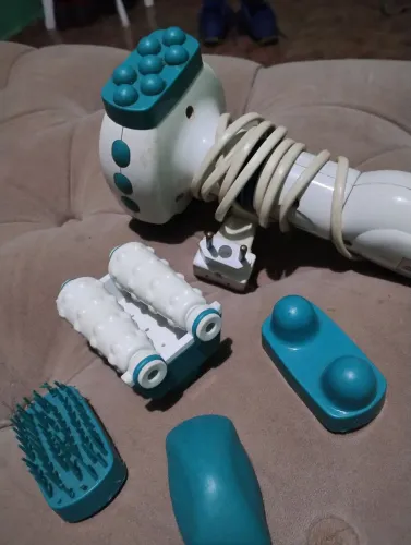 Vendo aparelho de massagem 127 volts ótimo tem 5 tipos de massagem