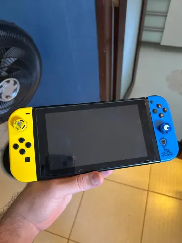Nintendo Switch v2 desbloqueado edição fortnite