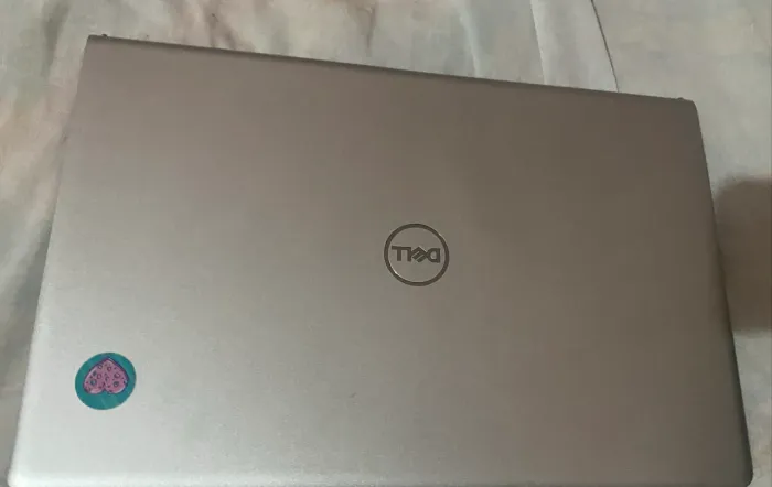 Notebook Dell Ispirion 15 Intelcore 5 , 8 GB de memória ram
