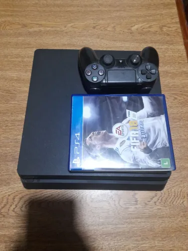 PS4 SLIM EM EXCELENTE ESTADO COM 1 CONTROLE ORIGINAL 870GB E 2 JOGOS