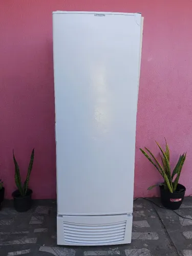 Freezer vertical fricon gelando muito bem