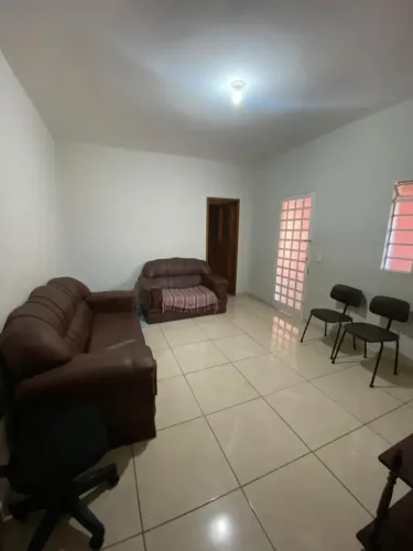 Casa a venda no bairro Floramar, tipo geminada