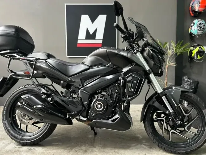 BAJAJ DOMINAR 400 2025 19.000km - Único dono - Baixa km - Revisada - Sem detalhes