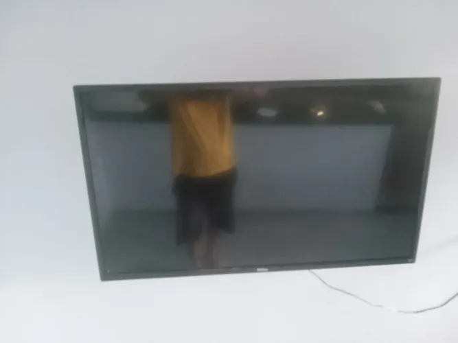 Tv 32 polegadas e ventilador de parede