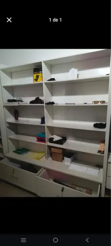 Prateleira com gavetoes