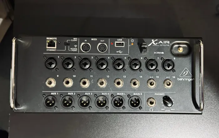 Behringer xr16