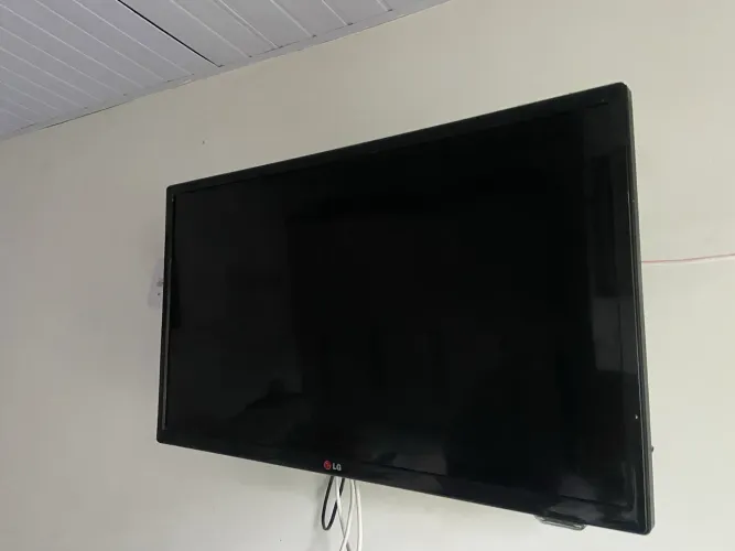 TV LG 32? polegadas, modelo antigo, não é Smart