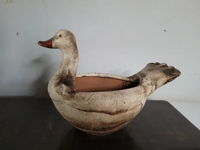 Cisne em cerâmica