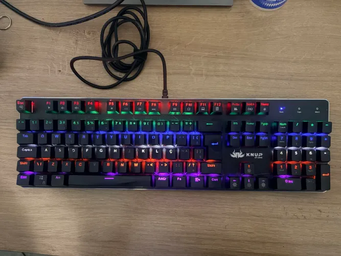 Teclado Mecânico Gamer Knup KP-2046 RGB Switch Blue
