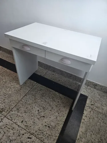 Escrivaninha pra criança