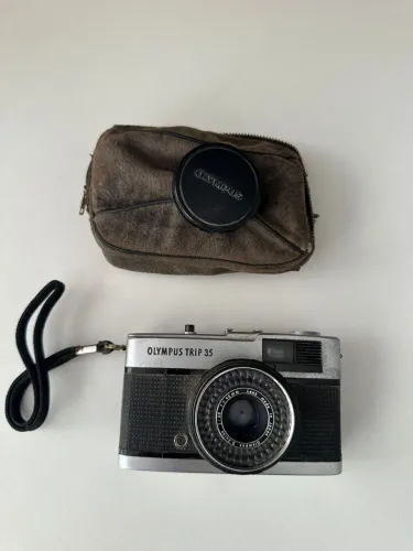 Máquinas vintage Olímpus e Samsung 