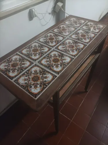 Mesinha ferro tampo de madeira azulejos raros português 