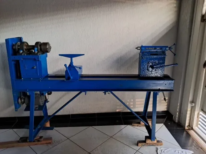 VENDO TORNO MECÂNICO PARA MADEIRA