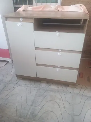 Linda cômoda infantil super espaçosa