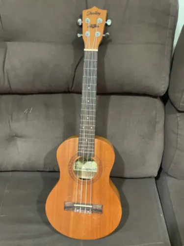 UKULELE