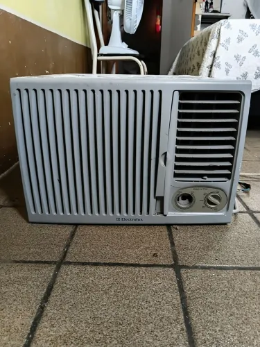 Ar condicionado de janela Electrolux 9 mil btus