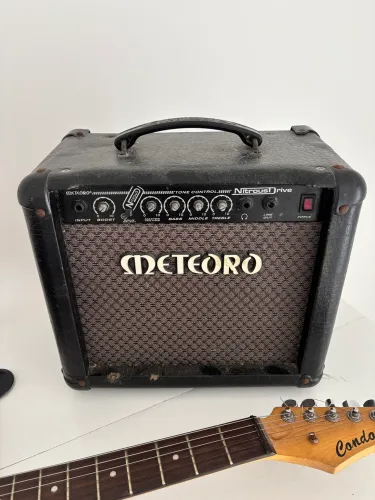 Amplificador Meteoro Nitrous Drive 15W