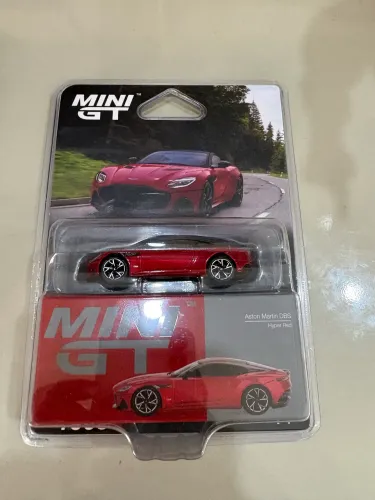 Mini GT aston Martin 1065