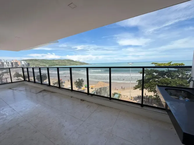 Apartamento de frente para o mar no Residencial Platinum