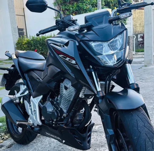 TWISTER 300 2025 MOTO NOVINHA ÚNICA DONA LEIA O ANÚNCIO COMPLETO