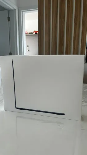 MacBook Air M5 512GB/16GB RAM/13" (2026) Midnight NOVO