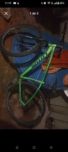 Vendo essa bike só tem q trocar o desviador lateral e fazer manutenção