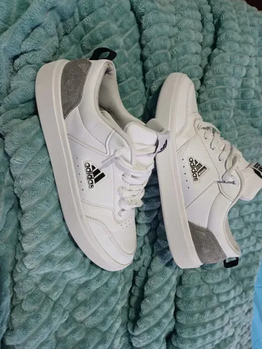 Tênis Adidas tamanho 41
