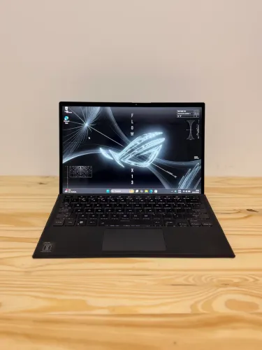 Asus Rog Flow Z13 - Intel Core i9 12900H / RTX 3050ti / 16GB DDR5 / Tela 120Hz TouchScreen