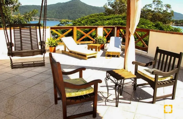 Hotel/Pousada com 7 quartos / dormitórios 301m² à venda por R$ 2.800.000