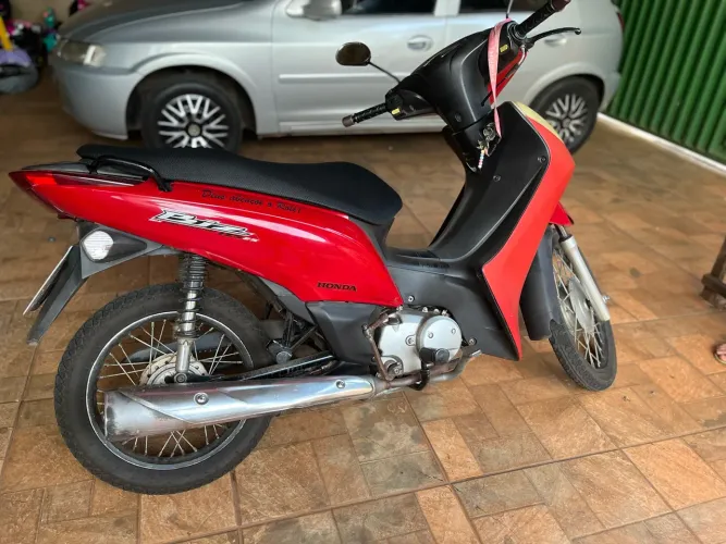 Vendo Biz 125 vermelha