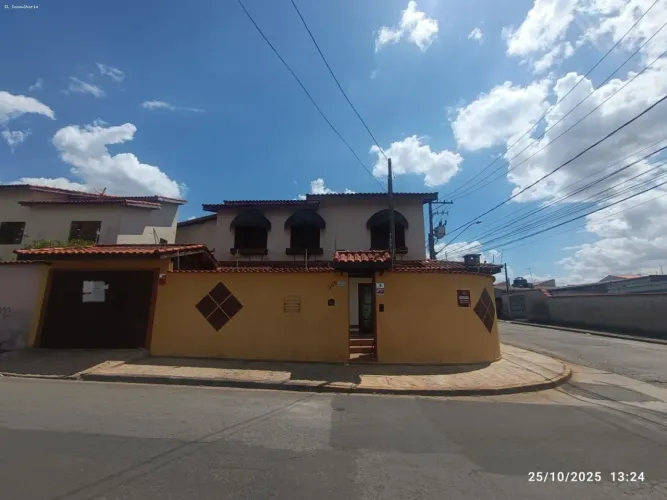 Sobrado para Venda em Mogi das Cruzes, Vila Jundiai, 2 dormitórios, 2 suítes, 3 banheiros,