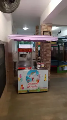 Aluguel de Brinquedos e Infláveis Barracas de Pipoca e Algodão Doce.
