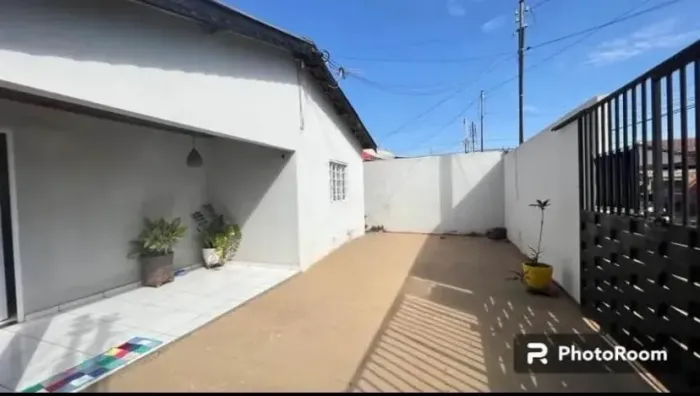 CASA A VENDA NO RIACHO FUNDO 1.
