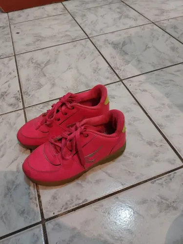 Tênis Feminino Rosa de rodinha