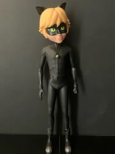 Boneco Cat Noir (57cm)// Boneco Ironman (30cm)