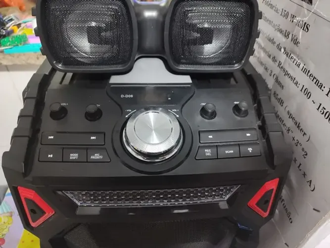 Caixa de som Bluetooth e com rádio
