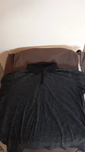 Camisa unissex tamanho EG cor preta para contato o dono Alec .