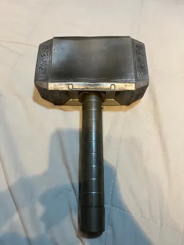 Martelo Thor com som de trovão