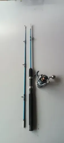 Vara de pesca com molinete nova