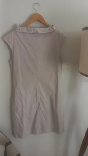 Vestido visual moderno bege