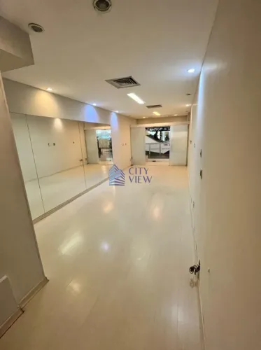 VENDEMOS LOJA - PISO SOBRELOJA - COPACABANA - 25M²