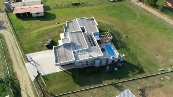 CHÁCARA EM CONDOMÍNIO FECHADO: LAZER E PRIVACIDADE EM 30 MINUTOS DE CURITIBA!