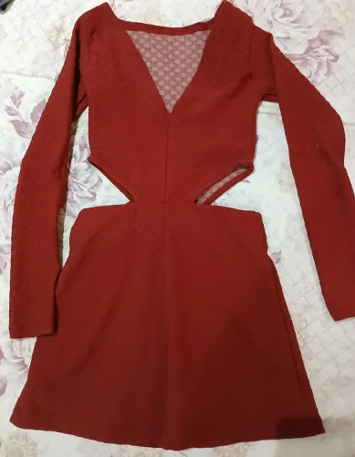 Vestido Vermelho com Detalhes, nunca usado
