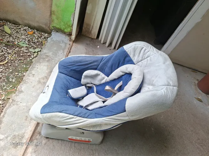 Vendo cadeirinha bem conservada 100 reais