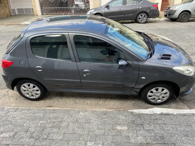 Peugeot 207 XR Sport 1.4 Flex 8V 5P 2011