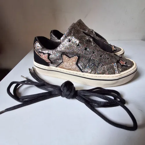 Tênis da Zara 34 Glitter Estrela. Fashion! 