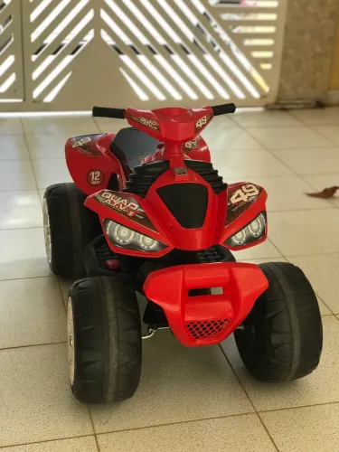 Quadriciclo elétrico 