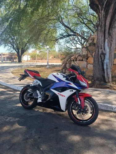 CBR 600rr tricolor 2010